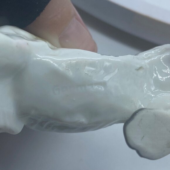 Vtg Porcelain Terrior Dog Figurine Hand Painted Made in Germany Signed FLAW - Picture 5 of 7